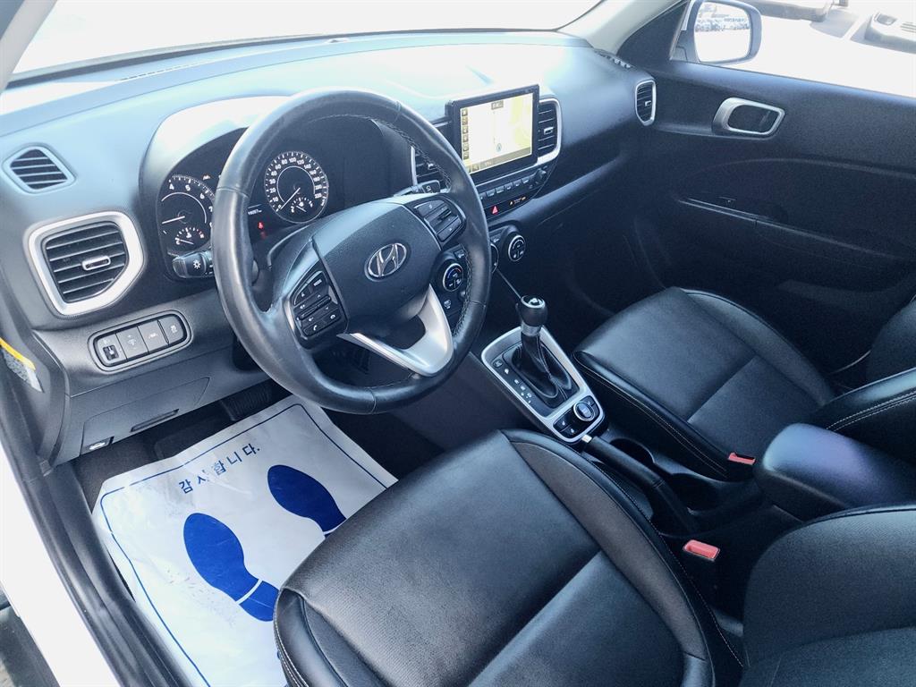 HYUNDAI Venue - Vista 7
