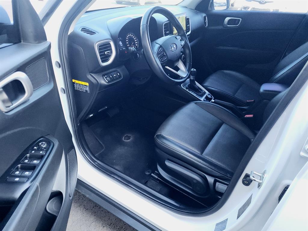 HYUNDAI Venue - Vista 6
