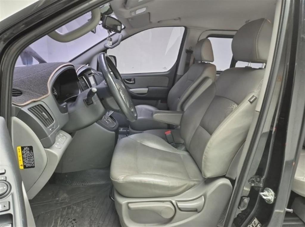 HYUNDAI Starex - Vista 11