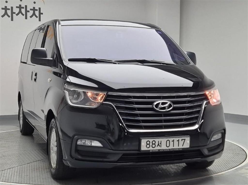 HYUNDAI Starex - Vista 4