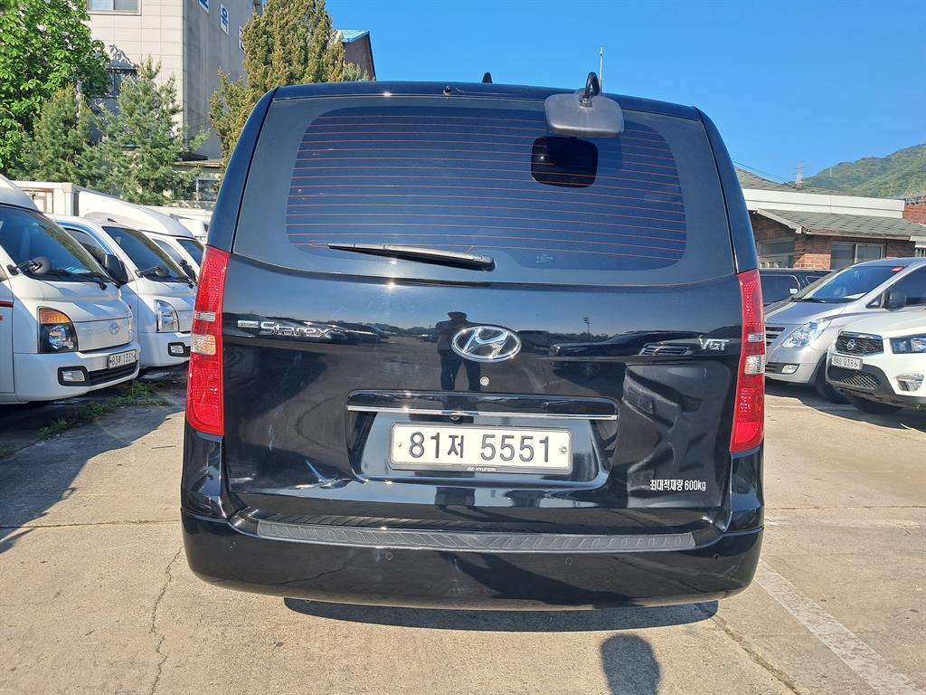 HYUNDAI Starex - Vista 4