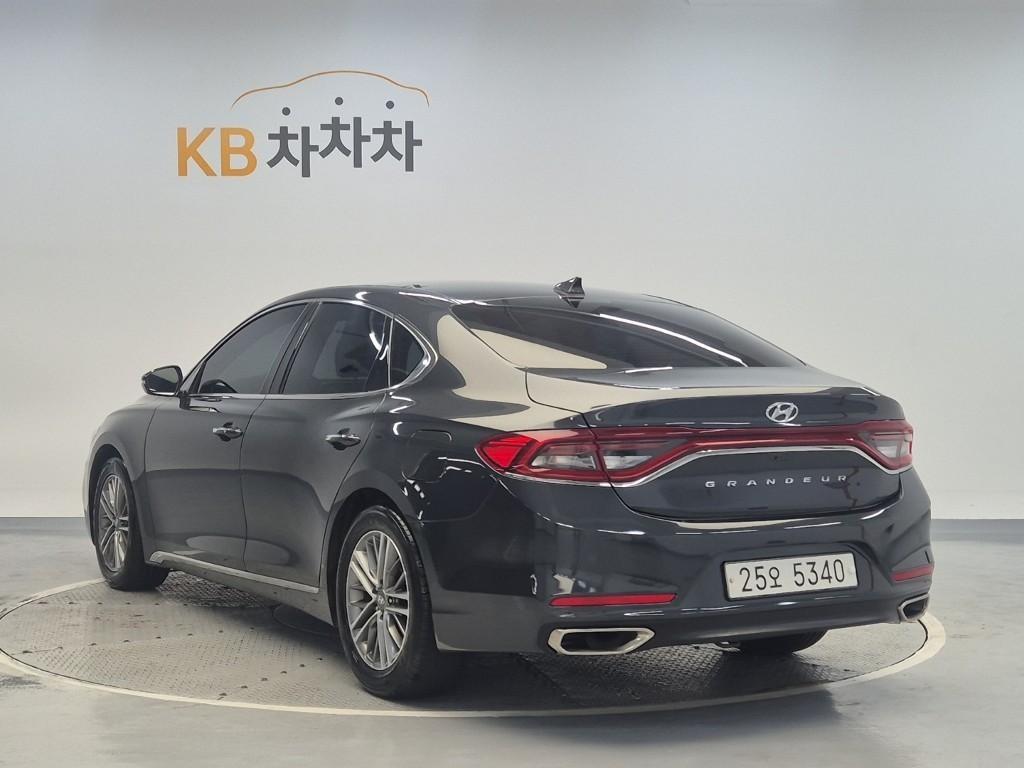 HYUNDAI Grandeur - Vista 2
