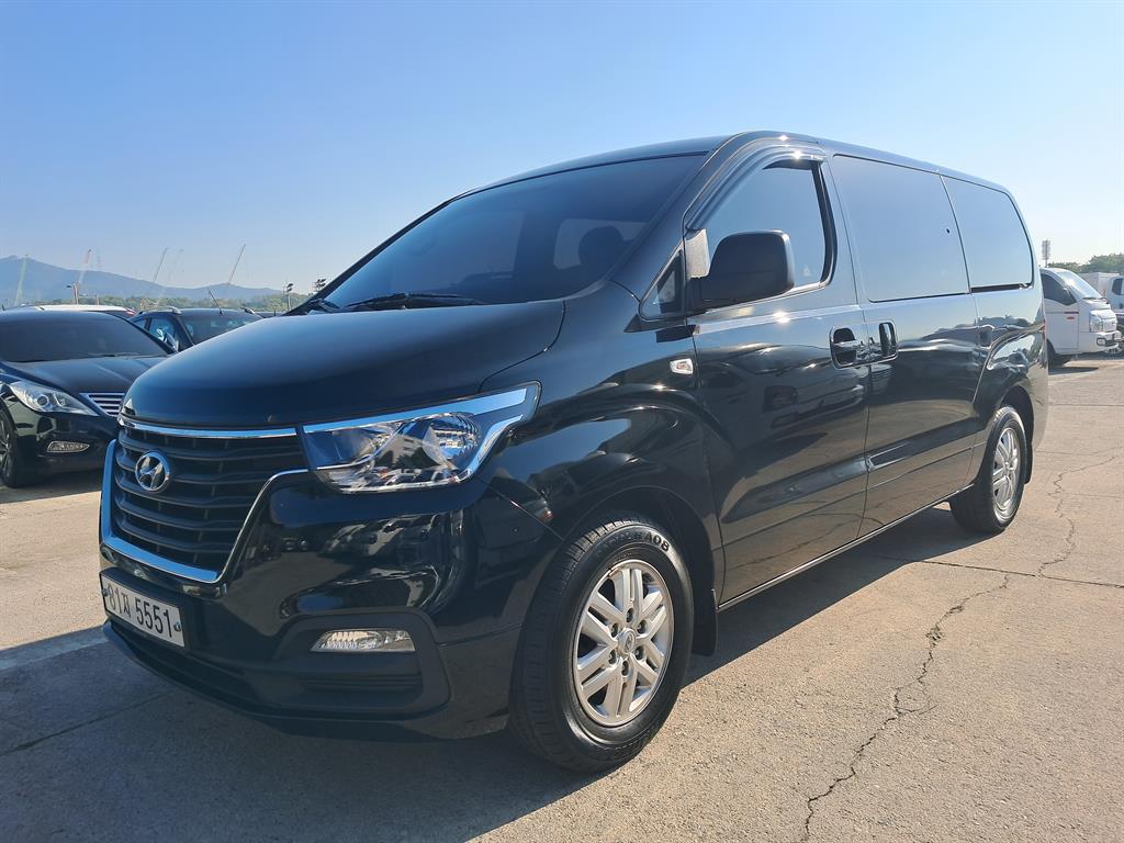 HYUNDAI Starex 2020 Negro - Importación desde Corea - HF Imports Iquique - Foto 1
