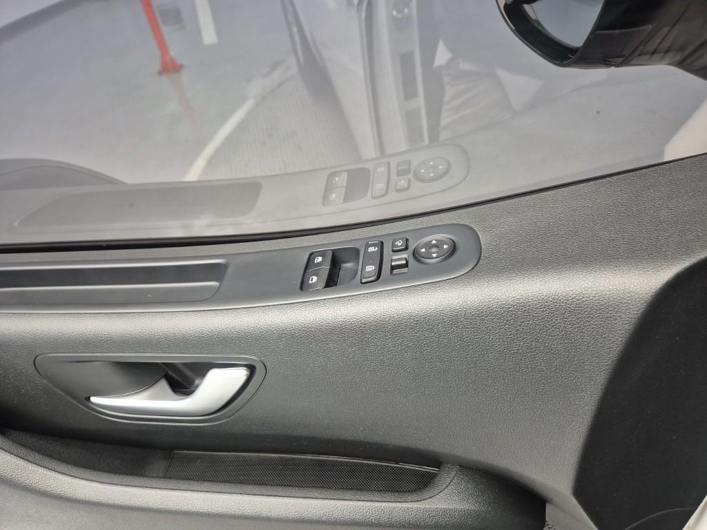 HYUNDAI Staria 2024 Blanco - Importación desde Corea - HF Imports Iquique - Foto 18