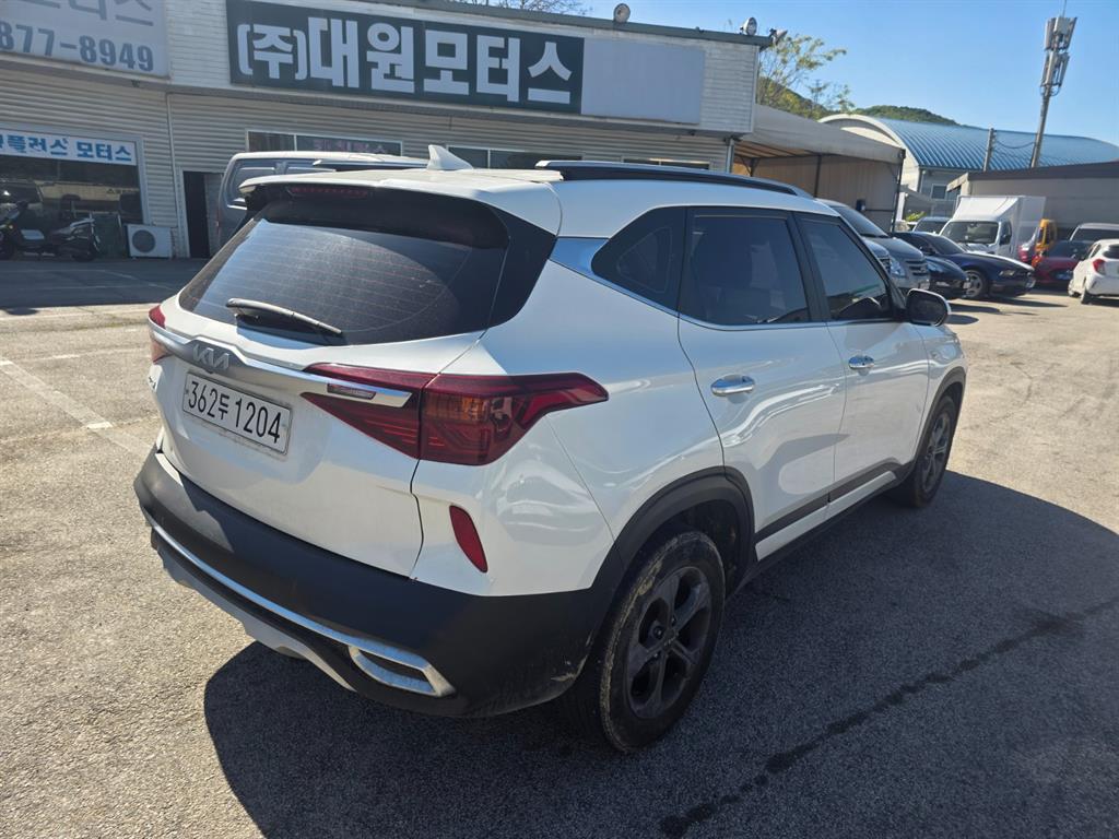 KIA Seltos - Vista 3
