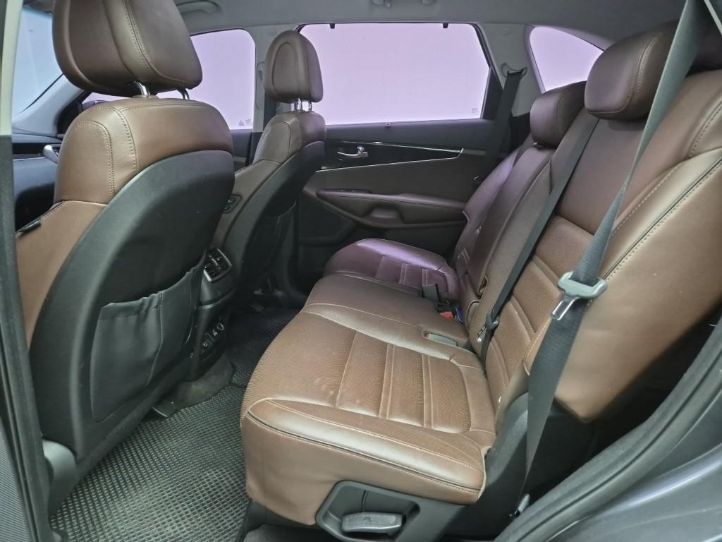 KIA Sorento - Vista 12