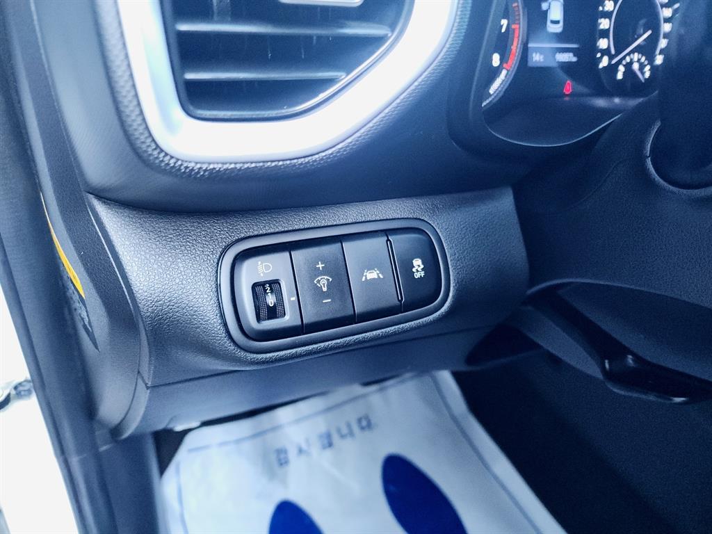 HYUNDAI Venue - Vista 10