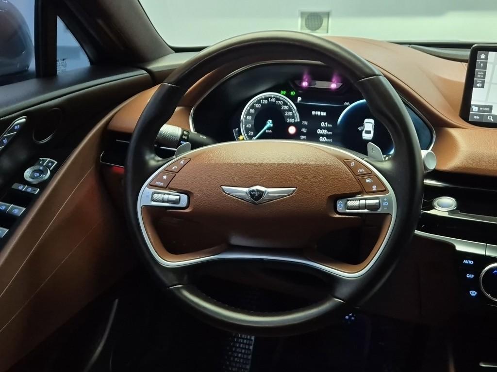 Genesis G80 - Vista 9