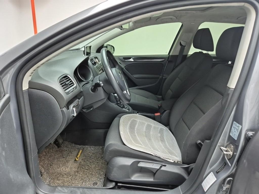 Volkswagen Golf - Vista 12