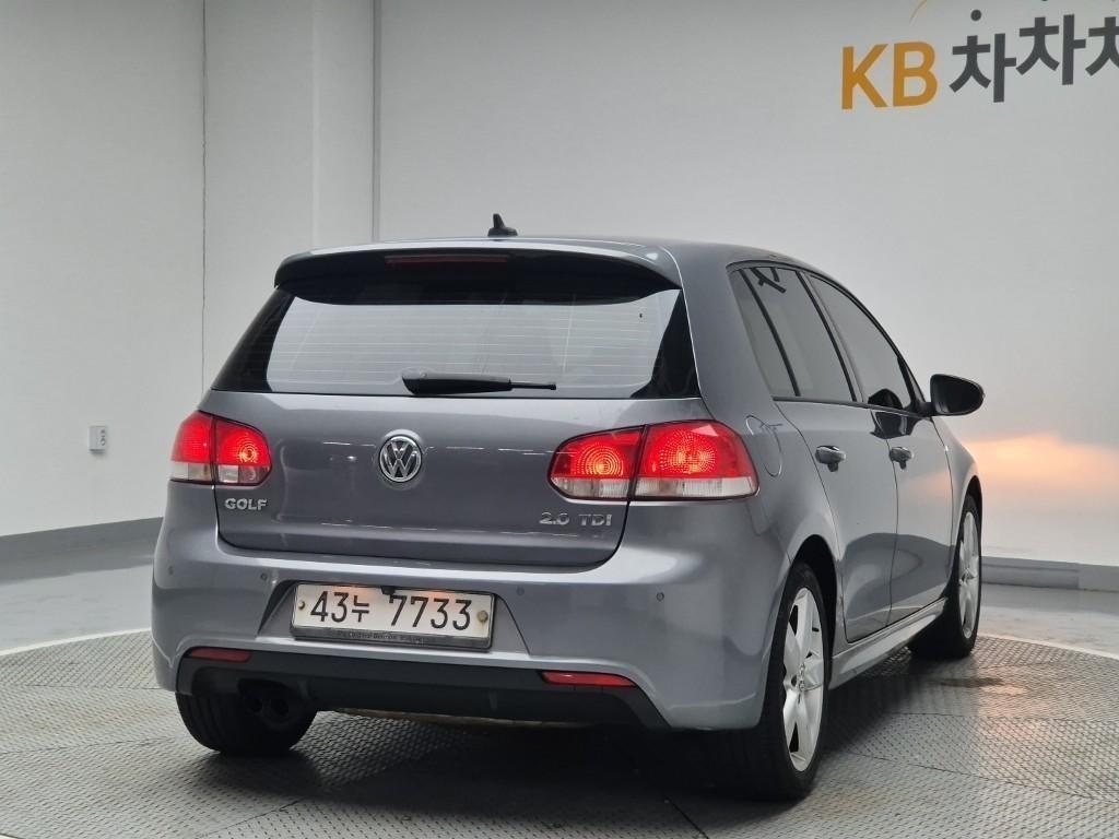 Volkswagen Golf - Vista 3