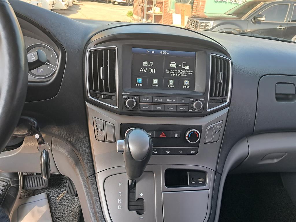 HYUNDAI Starex - Vista 7