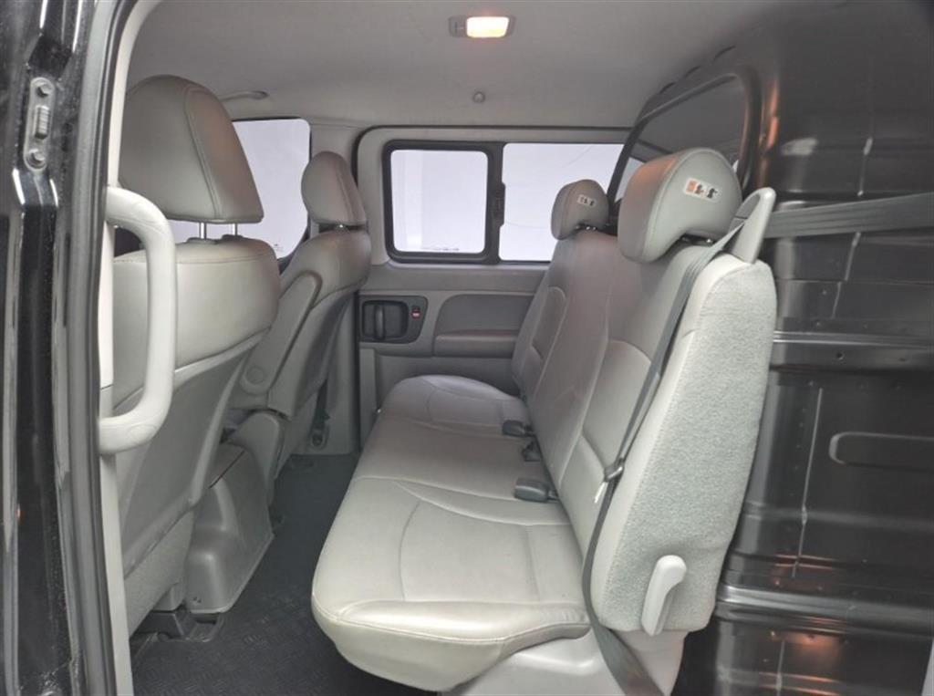 HYUNDAI Starex - Vista 12