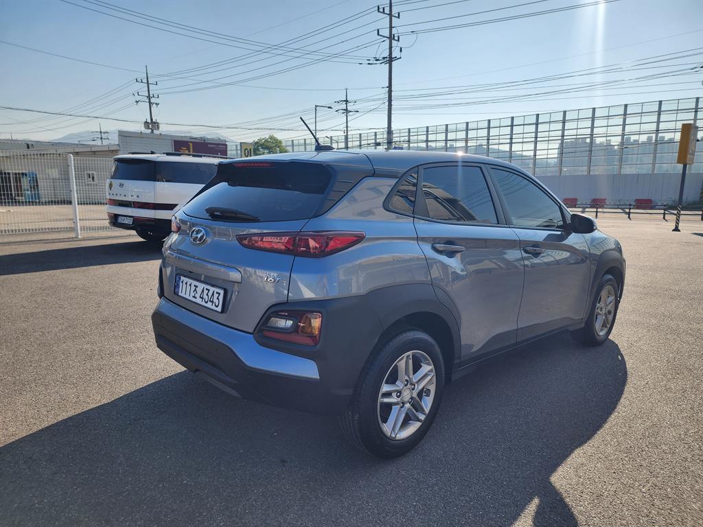 HYUNDAI Kona - Vista 4