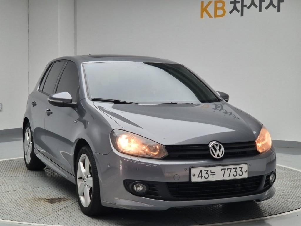 Volkswagen Golf - Vista 2