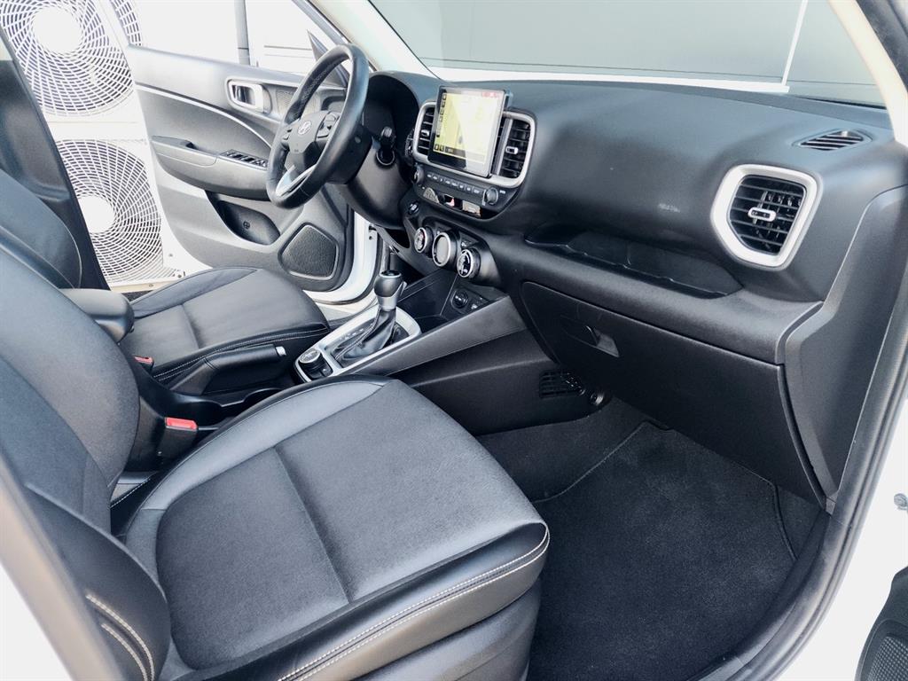 HYUNDAI Venue - Vista 8