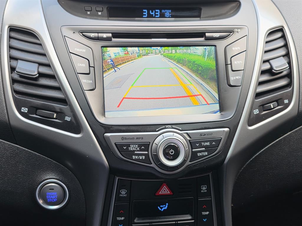HYUNDAI Avante - Vista 4