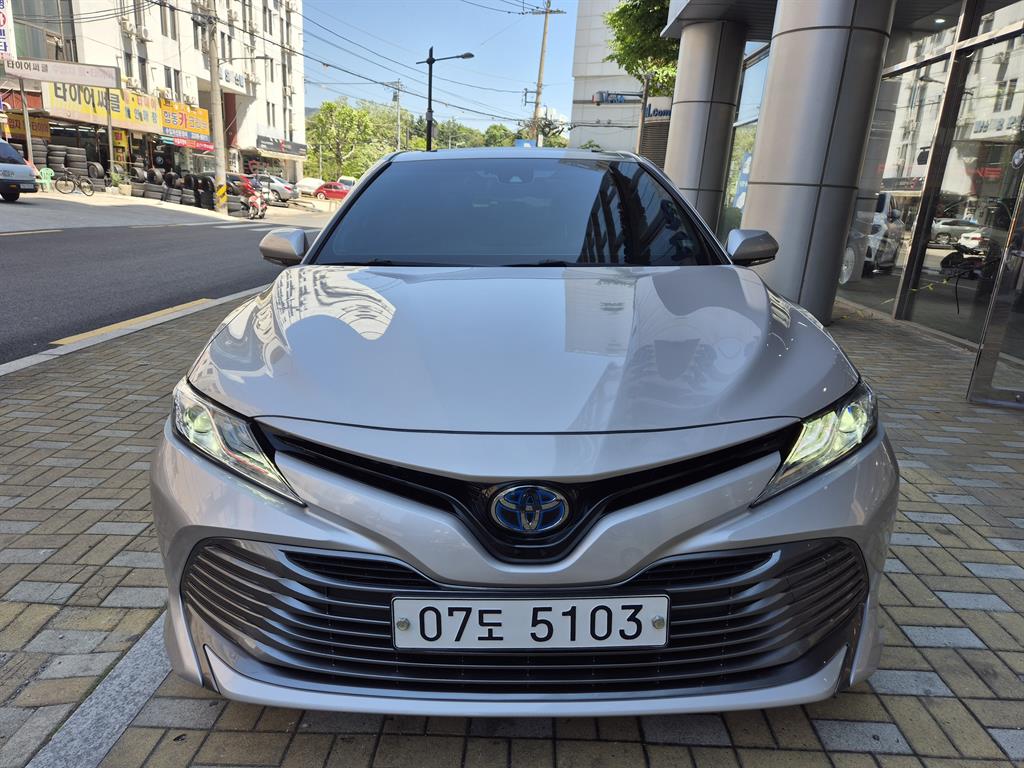 Toyota Camry 2018 the color of pearl - Importación desde Corea - HF Imports Iquique - Foto 1