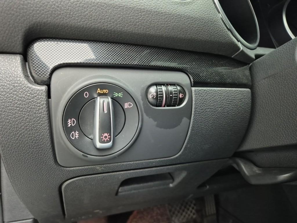 Volkswagen Golf - Vista 11