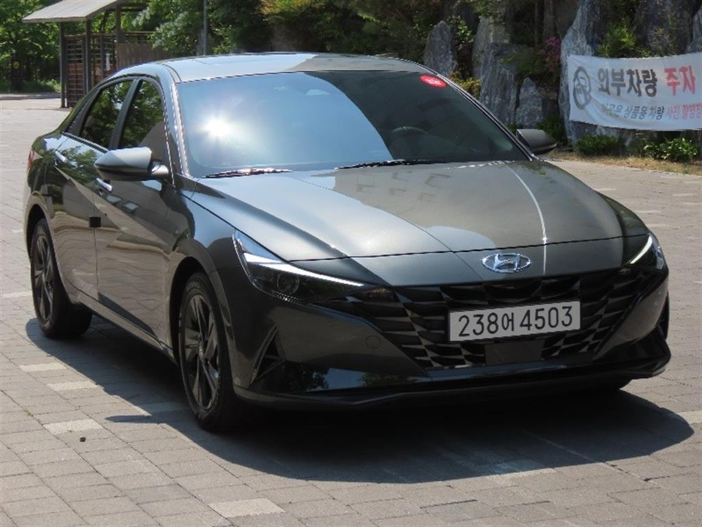 HYUNDAI Avante - Vista 3