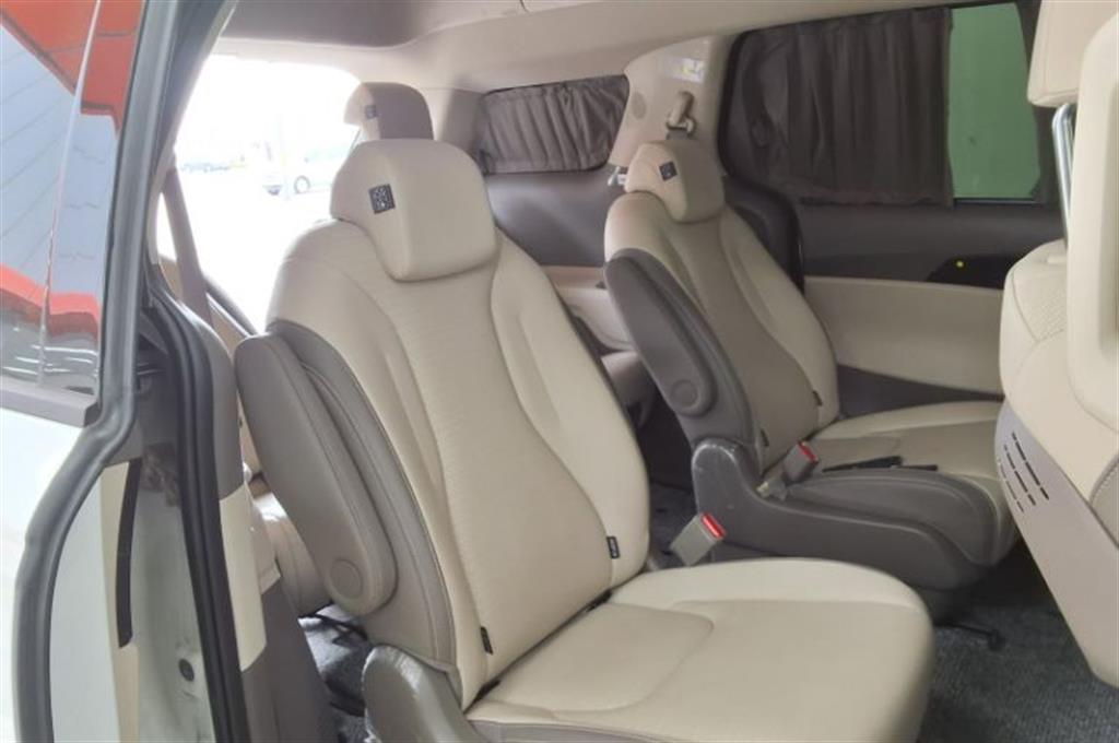 KIA Carnival - Vista 6