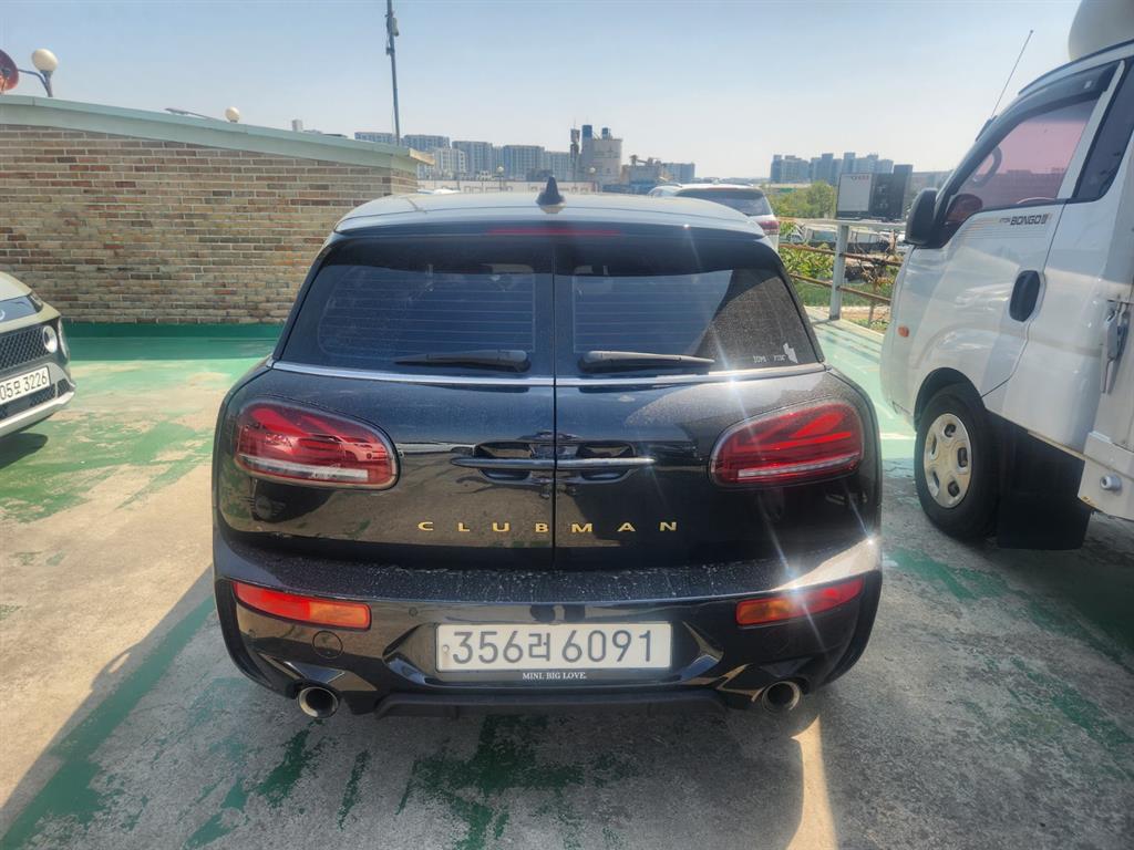 Mini Clubman - Vista 5