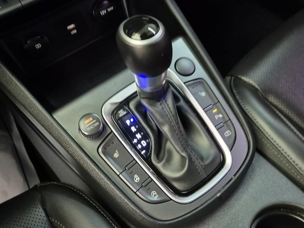 HYUNDAI Kona - Vista 10