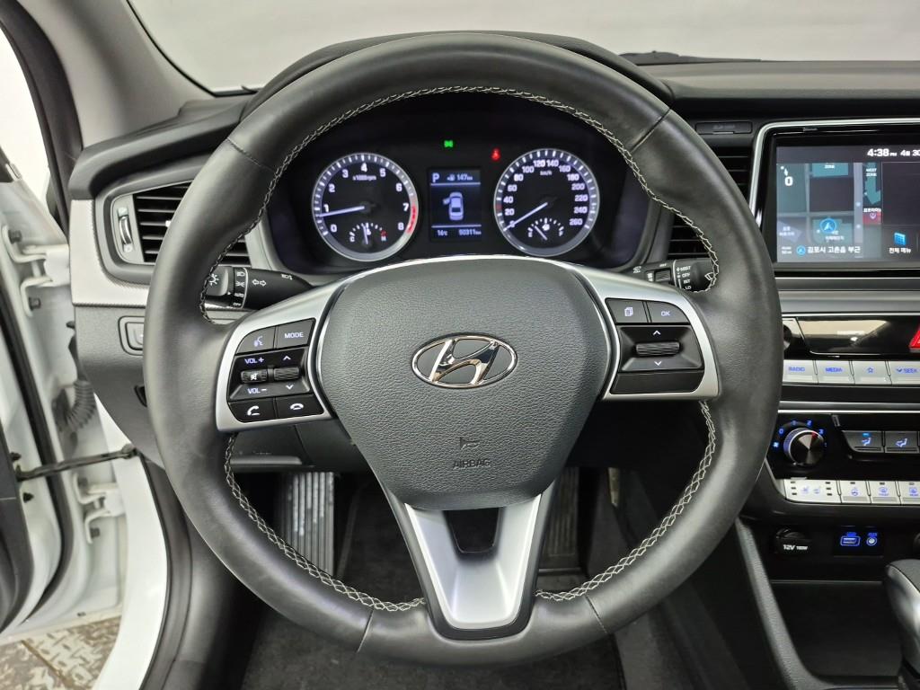 HYUNDAI Sonata - Vista 9