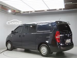 HYUNDAI Starex - Vista 6