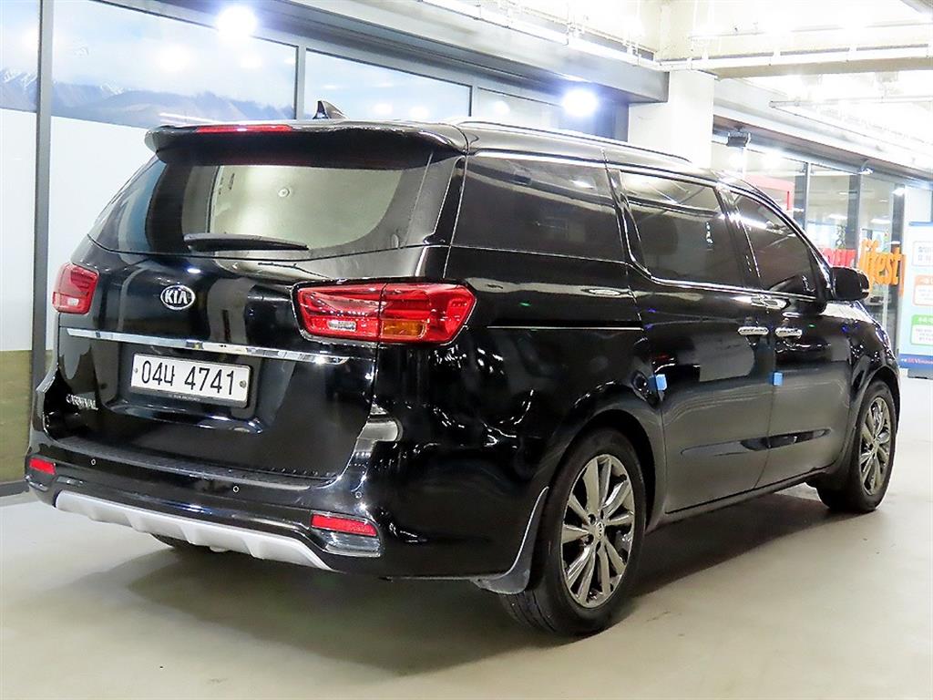 KIA Carnival - Vista 4