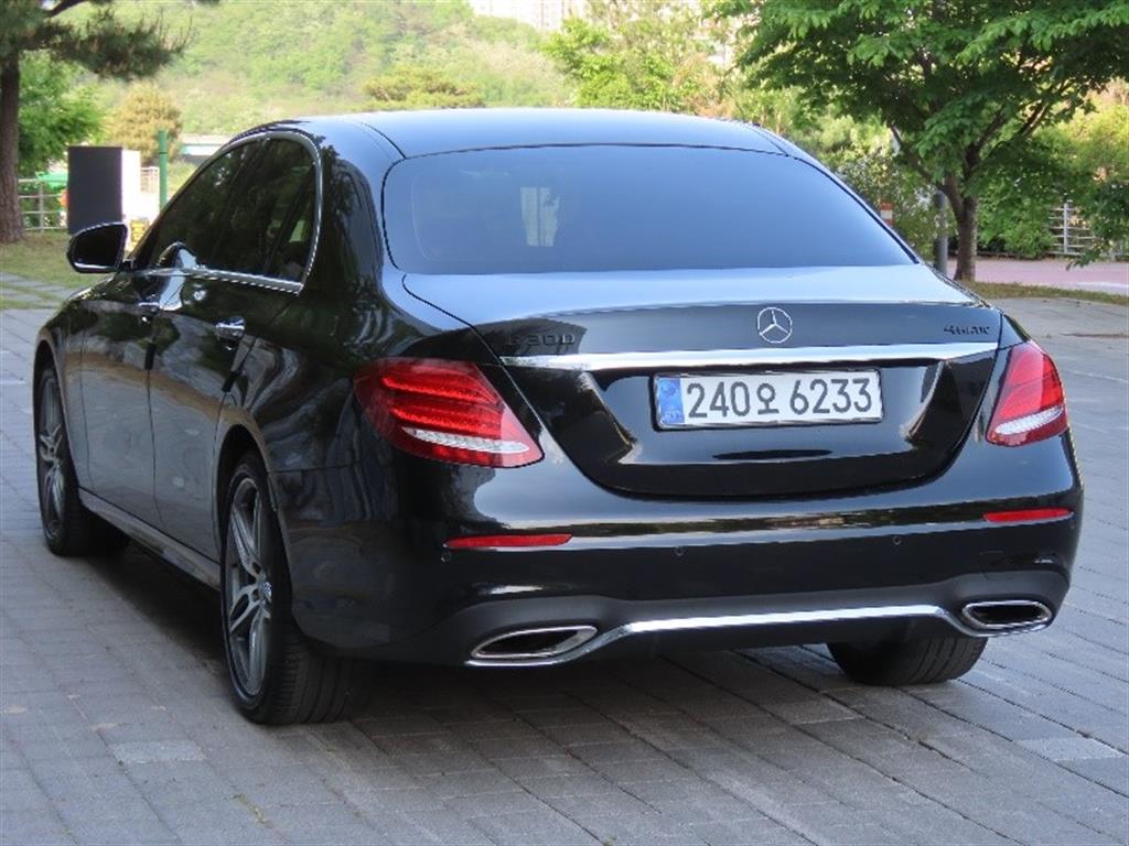 Mercedes Benz E class - Vista 7