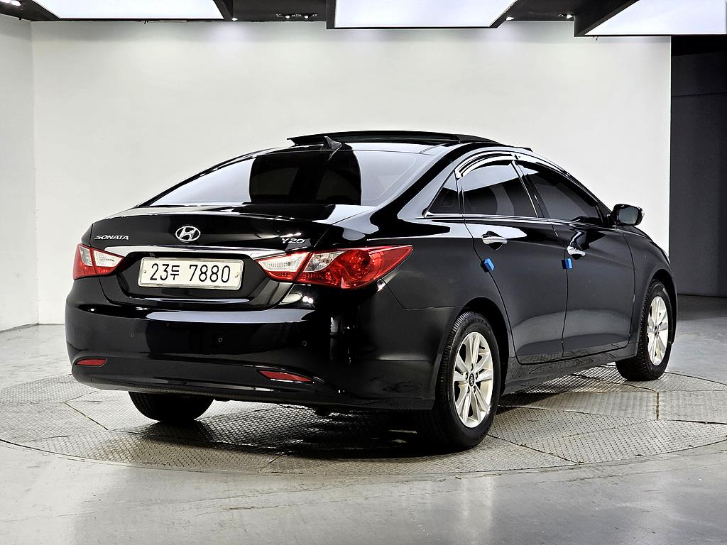 HYUNDAI Sonata - Vista 4