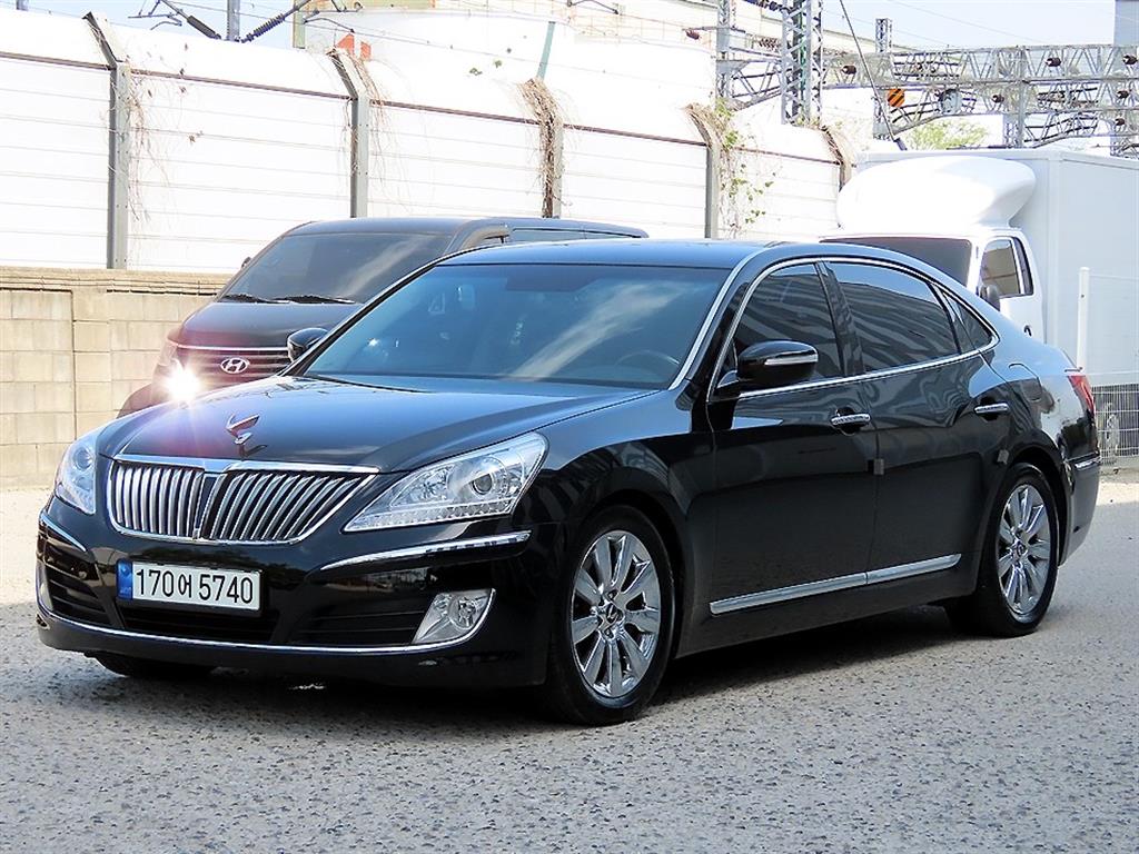 HYUNDAI Equus - Vista 2