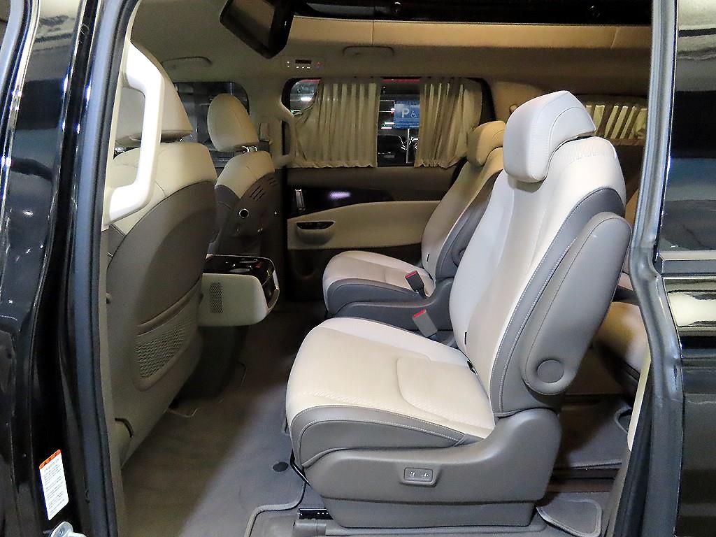 KIA Carnival - Vista 7