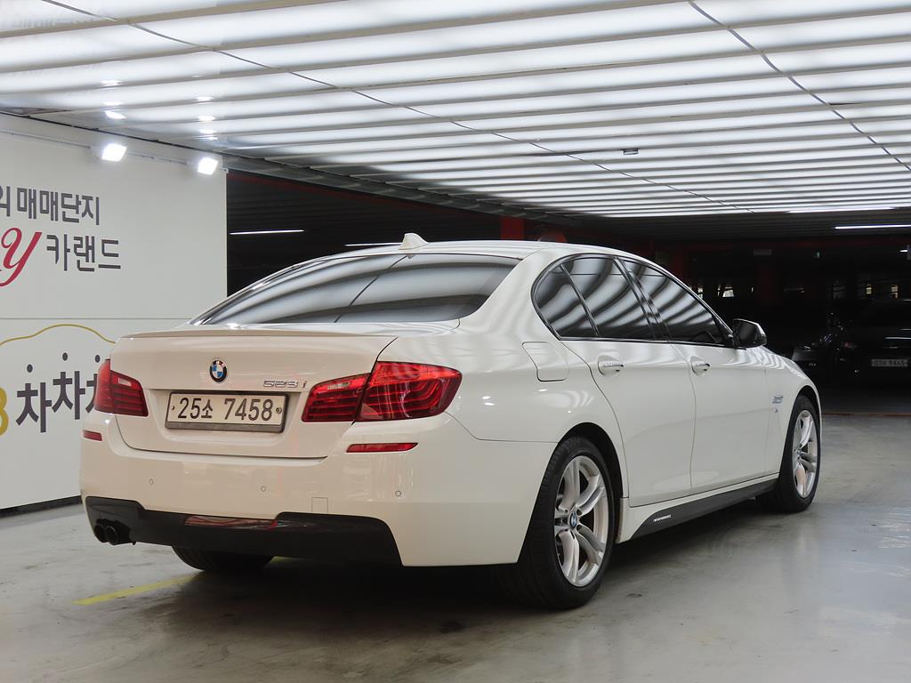 BMW 5 Series - Vista 4