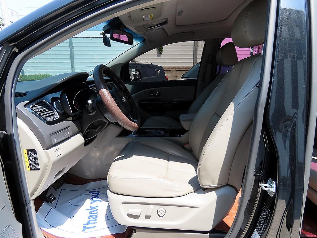 KIA Carnival - Vista 5