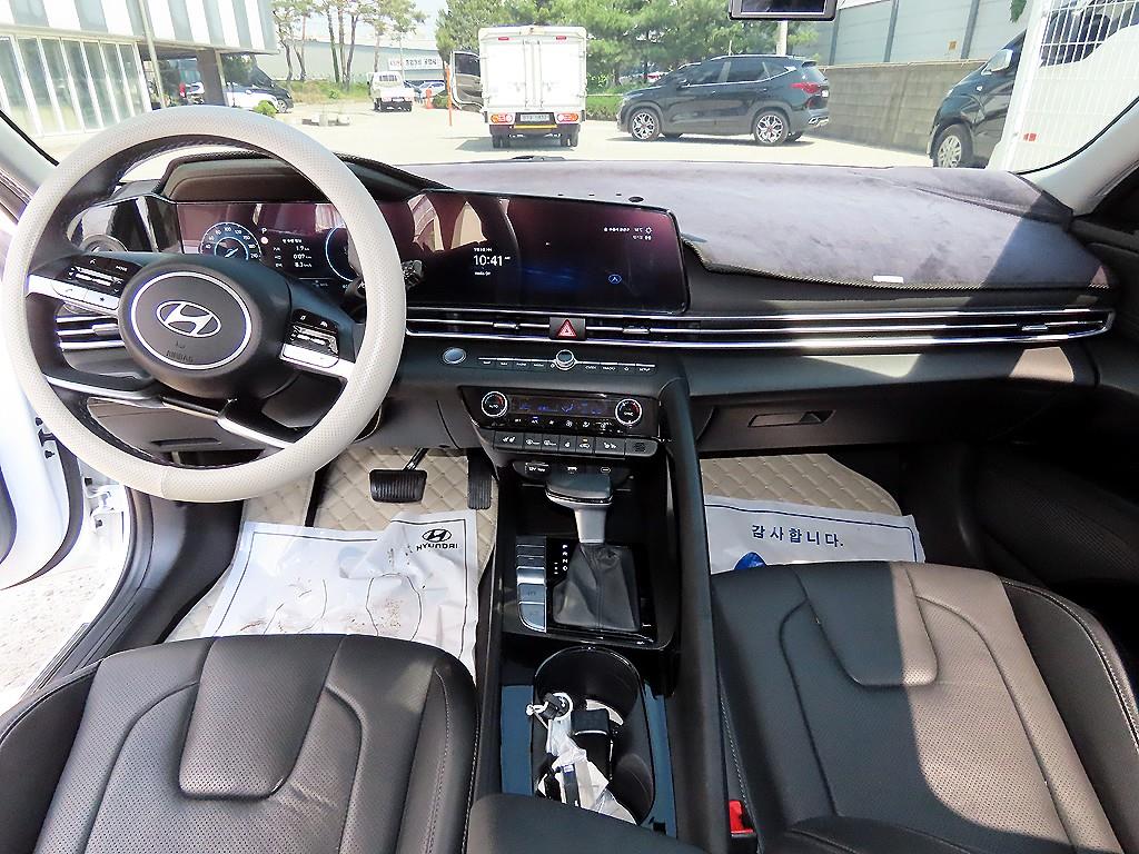 HYUNDAI Avante - Vista 7