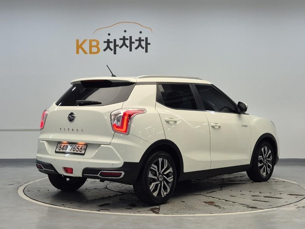 Ssangyong Tivoli - Vista 3