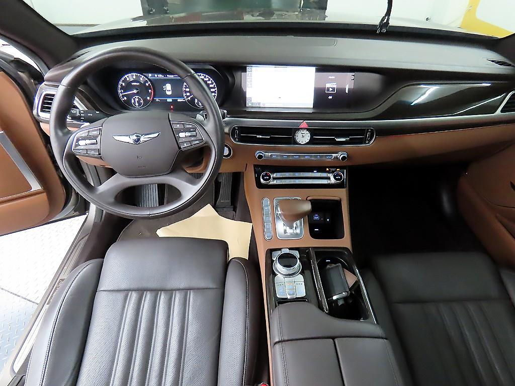 Genesis G90 - Vista 7