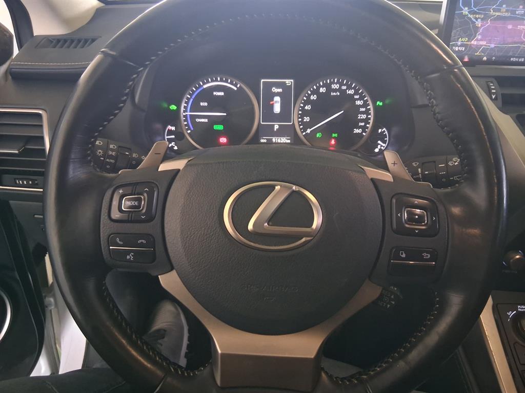 Lexus NX - Vista 7