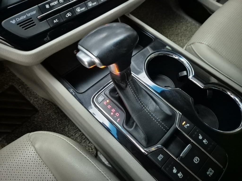 KIA Carnival - Vista 8