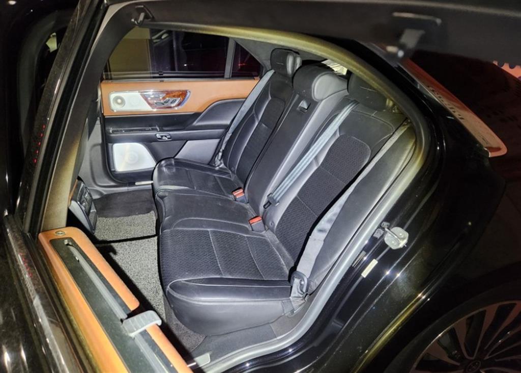 Lincoln Continental - Vista 8