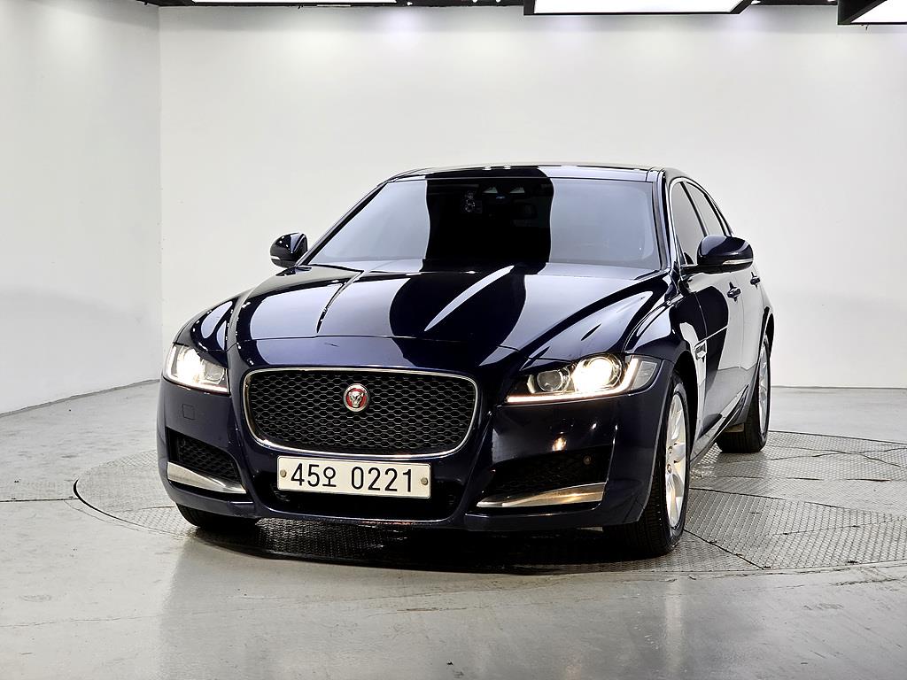 Jaguar XF - Vista 2