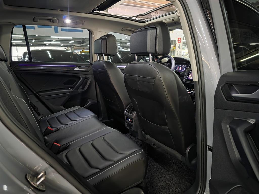 Volkswagen Tiguan - Vista 9