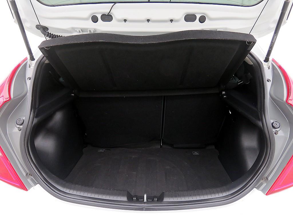 HYUNDAI Accent - Vista 5