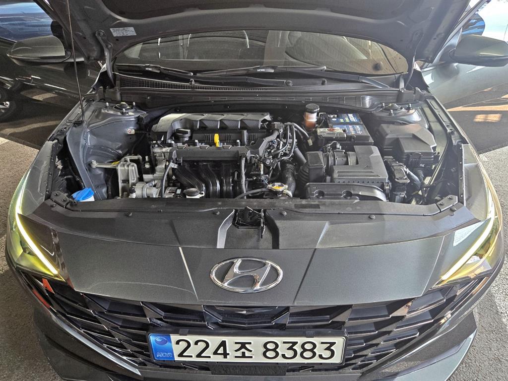 HYUNDAI Avante - Vista 8