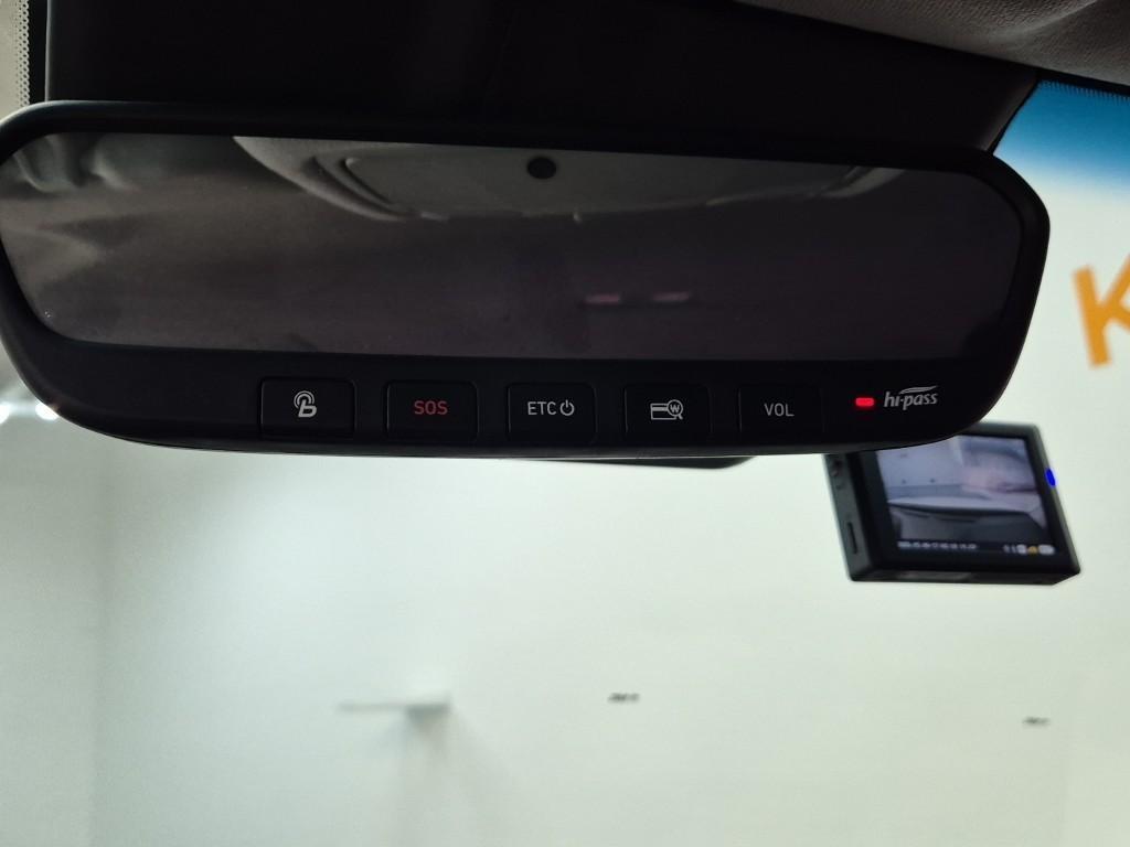 HYUNDAI Kona - Vista 12