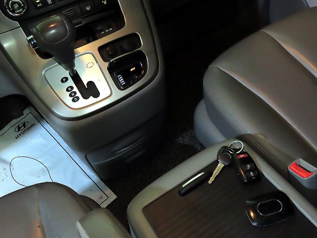 KIA Carnival - Vista 12