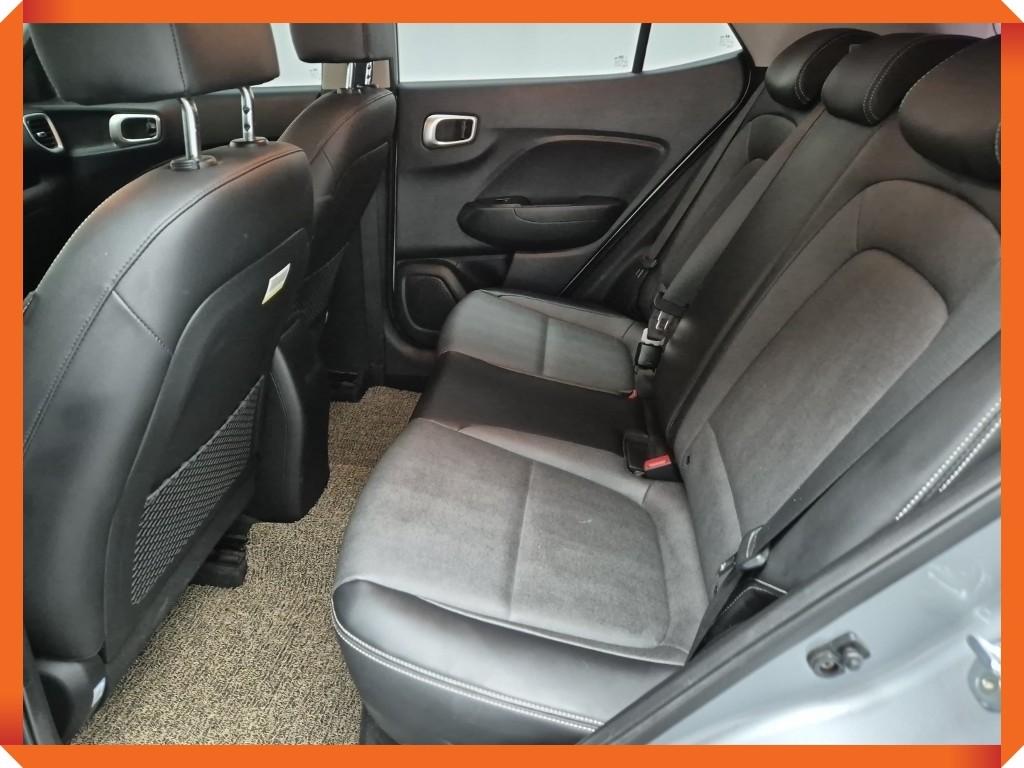 HYUNDAI Venue - Vista 9