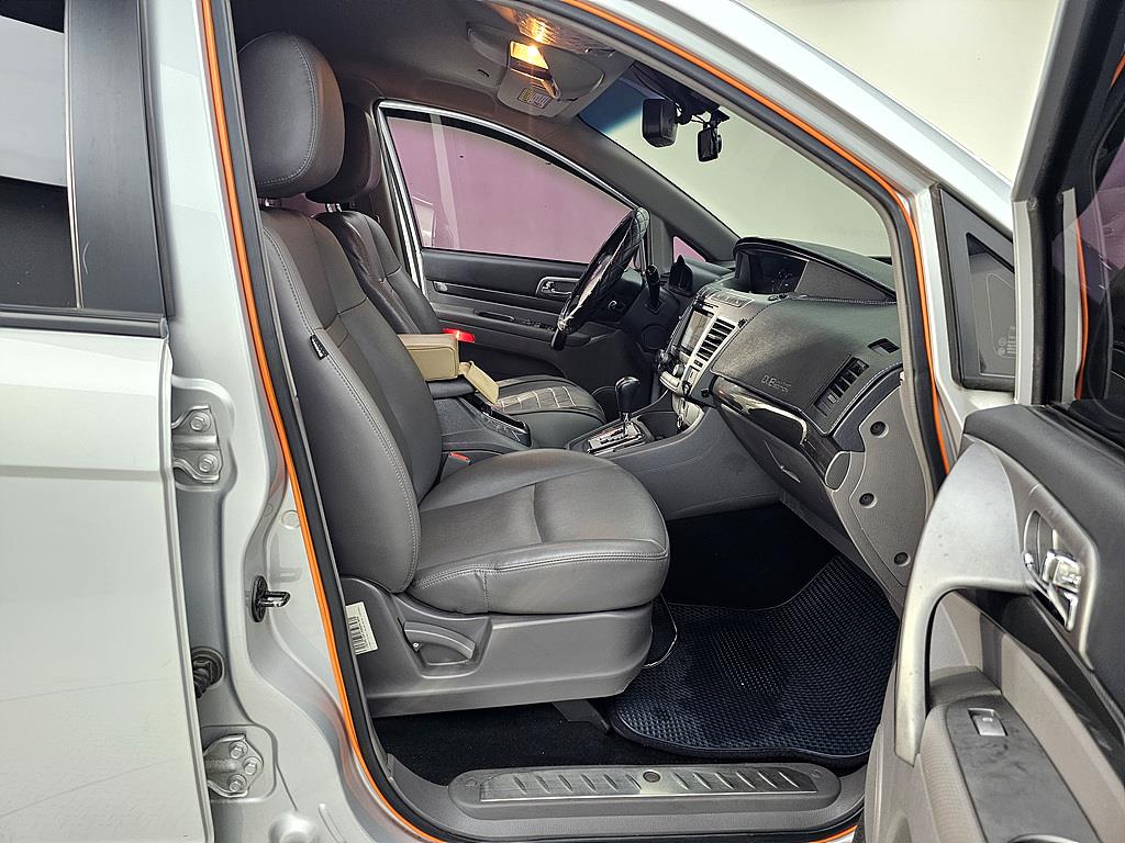 Ssangyong Korando - Vista 11