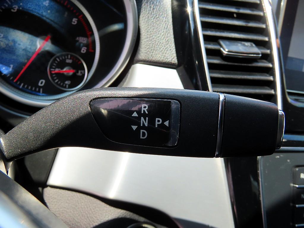 Mercedes Benz GLE Class - Vista 10